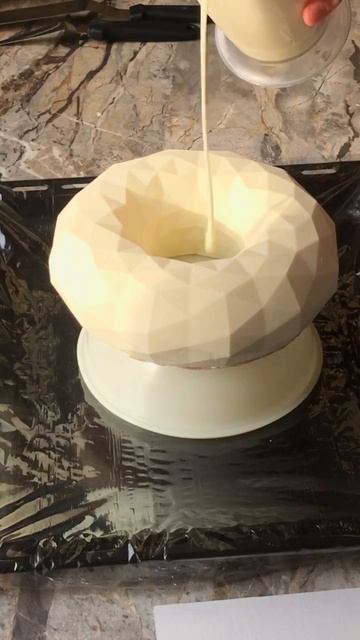 Как создавался торт малина в ванили в форме радость Я влюбилась в эти грани с первого взгляда