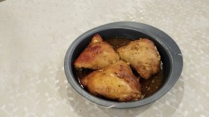 Как запечь куриное бедро в соево медовом соусе в духовке