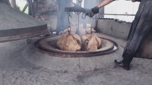 Традиционная китайская кухня. Жареная свинина в яме.