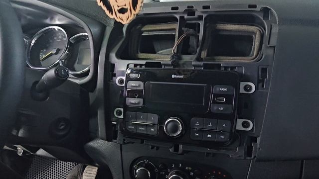 Как снять штатную магнитолу Рено Логан 2, 2012 2013 2014 2015 2016 2017 2018 2020 2021 2022 2023