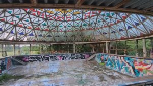 Бассейн в Фёдоровке до начала демонтажа