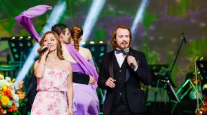 РЕТРО - КВАРТЕТ - "Грустить не надо" - БКЗ ОКТЯБРЬСКИЙ 2025 Праздник Романса"