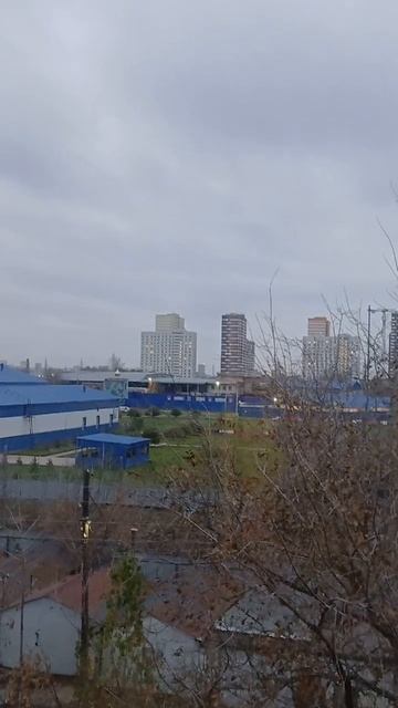 Вечерний город Оренбург и черные и белые полосы 👍#прогулка смотреть онлайн