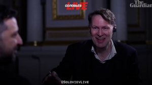 Зеленский устроил особенную иллюминацию для интервью The Guardian