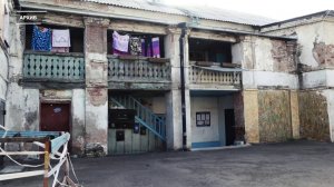 ЖИТЕЛИ АВАРИЙНОГО ДОМА ЖДУТ РАССЕЛЕНИЯ ДО 2030 ГОДА, ОПАСАЯСЬ ОБРУШЕНИЯ