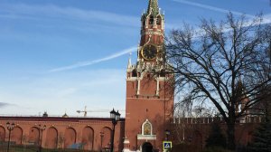 Прогулка по территории Московского кремля Царь пушка Царь колокол Звон курантов на Спасской башне