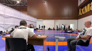 Взвешивание борцов на турнире Кингдом-10 в Грозном, среди младших юношей. 10 июня 2025 г.