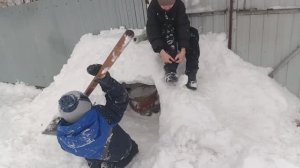 Нас завалило снегом 🙂жизнь в деревне.