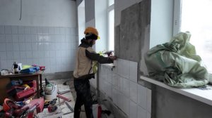 Новый асфальт укладывают на территории будущего детского сада на Постышева, 7а во Владивостоке.