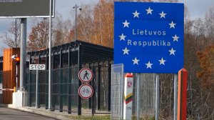 Более тысячи литовских фур переместили от границ Беларуси на спецстоянки в целях безопасности