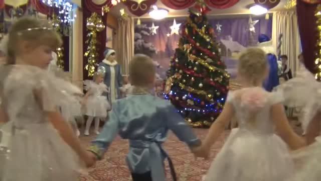 Хоровод на новогоднем утреннике в старшей группе смотреть онлайн