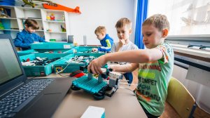 Более 4 тысяч семей в Югре потратили средства маткапитала на образование детей