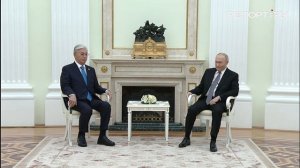 Токаев назвал Москву "священной землей", а Путина — старшим товарищем