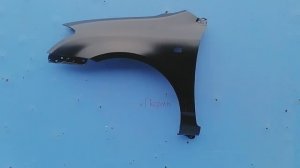 Крыло переднее левое Toyota Corolla E120 хэтчбэк (под повторитель поворота)