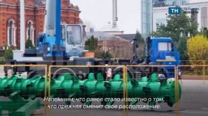 В Туле на площади Ленина приступили к установке новой праздничной елки