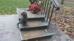 МОСКВА. ЕКАТЕРИНИНСКИЙ ПАРК. ПАМЯТНИК ОФИЦЕРСКИМ ЖЁНАМ...