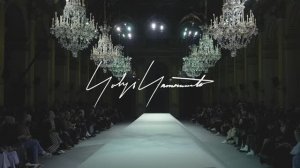Показ женской коллекции Yohji Yamamoto осень-зима 2022-2023