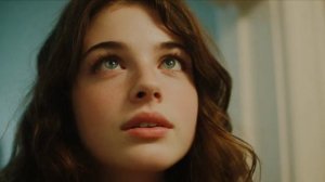 "Огромный зал, везде цветы... ". Песня о потерянной любви. В описании видео интересная ссылка.