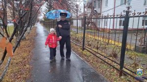 В Ялуторовске общественный совет и дети поздравили сотрудников ОВД с профессиональным праздником