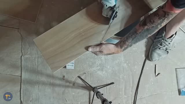 Как правильно совмещать края и стыки плитки. Идеальный запил углов плитки смотреть онлайн