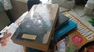 Завтрак с книгой: сырные лепёшки, римское пироженое, читать или не читать)