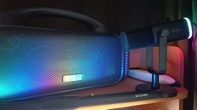 Динамический микрофон Fifine AM8 смотреть онлайн