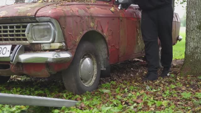 Москвич -412..Русский «Мустанг» никогда не умрёт..Простоял 25 лет ..Завелся и поехал..