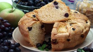 Пирог с яблоками и виноградом. Маленький секрет вкусного пирога