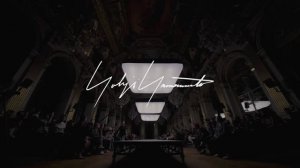 Показ женской коллекции Yohji Yamamoto весна-лето 2024
