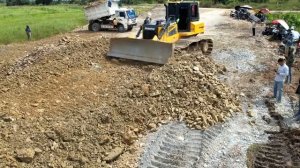 Ep5. Бульдозер Shantui DH17 C3 засыпает болото.