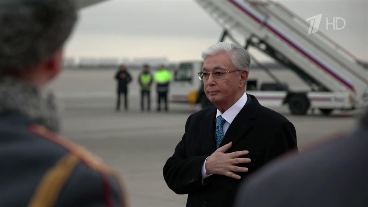 В Москву этим вечером прибыл президент Казахстана Касым-Жомарт Токаев