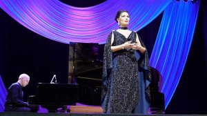 Дарья Вуйчик исполняет каватину Нормы Беллини. Фортепиано — Александр Широков