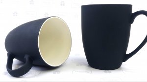 Черные кружки с soft touch покрытием SWEET
