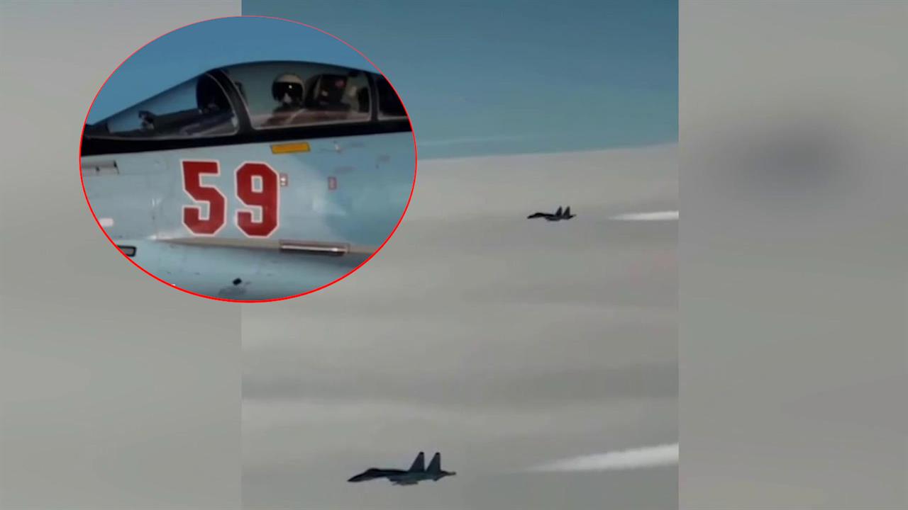 Истребители Су-35 ВКС РФ сопроводили борт Токаева до Москвы: кадры