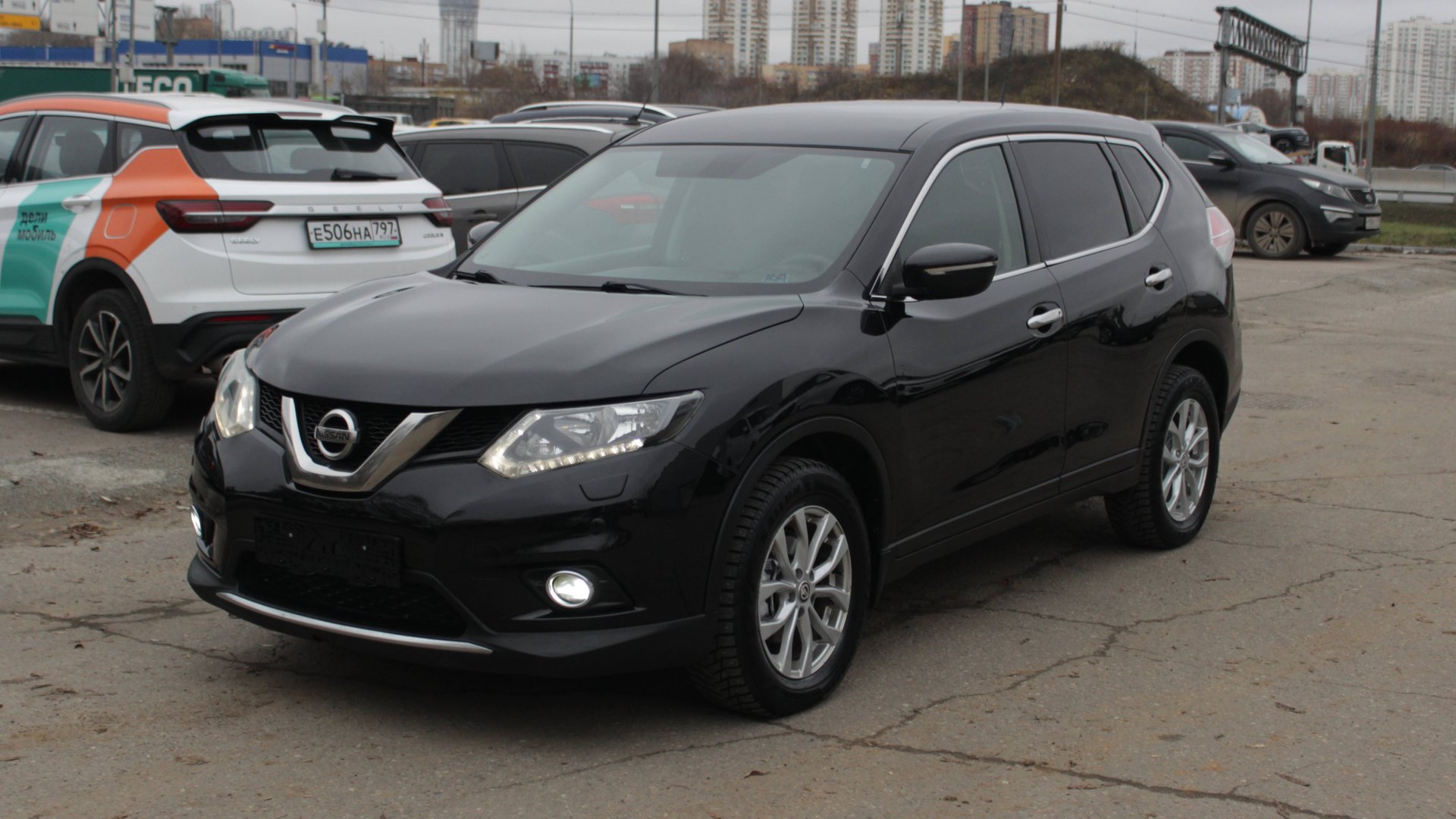 NISSAN X-TRAIL (2015) смотреть онлайн