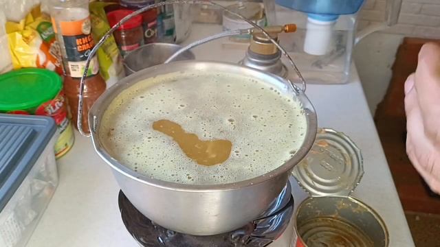 суп вермишелвый, из сухого пайка, вполне хороший наваристый обед для дачной еды смотреть онлайн