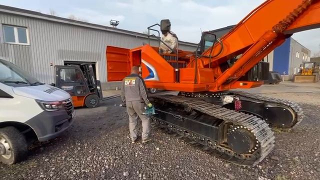 Оперативный сервис 20 выездных бригад с мобильными автомастерскими.