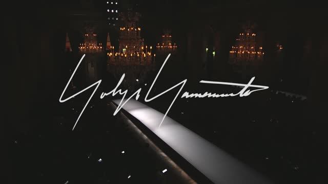 Показ женской коллекции Yohji Yamamoto осень-зима 2024-2025