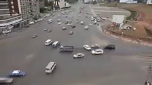 Ни тебе - светофоров, ни тебе - гайцов, ни тебе - ДТП, ни тебе - пробок... Эфиопия, отсталая страна.