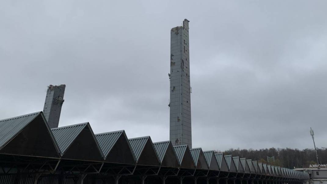 В Красногорске обрушилась часть демонтируемого горнолыжного комплекса Снежком