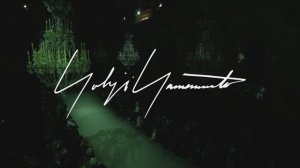 Показ женской коллекции Yohji Yamamoto осень-зима 2023-2024
