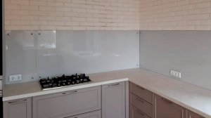 Стеклянный фартук на кухню однотонный