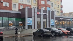 «Пятерочка» в бывшем АВС: как важное для Сургута здание стало коридором с клетками