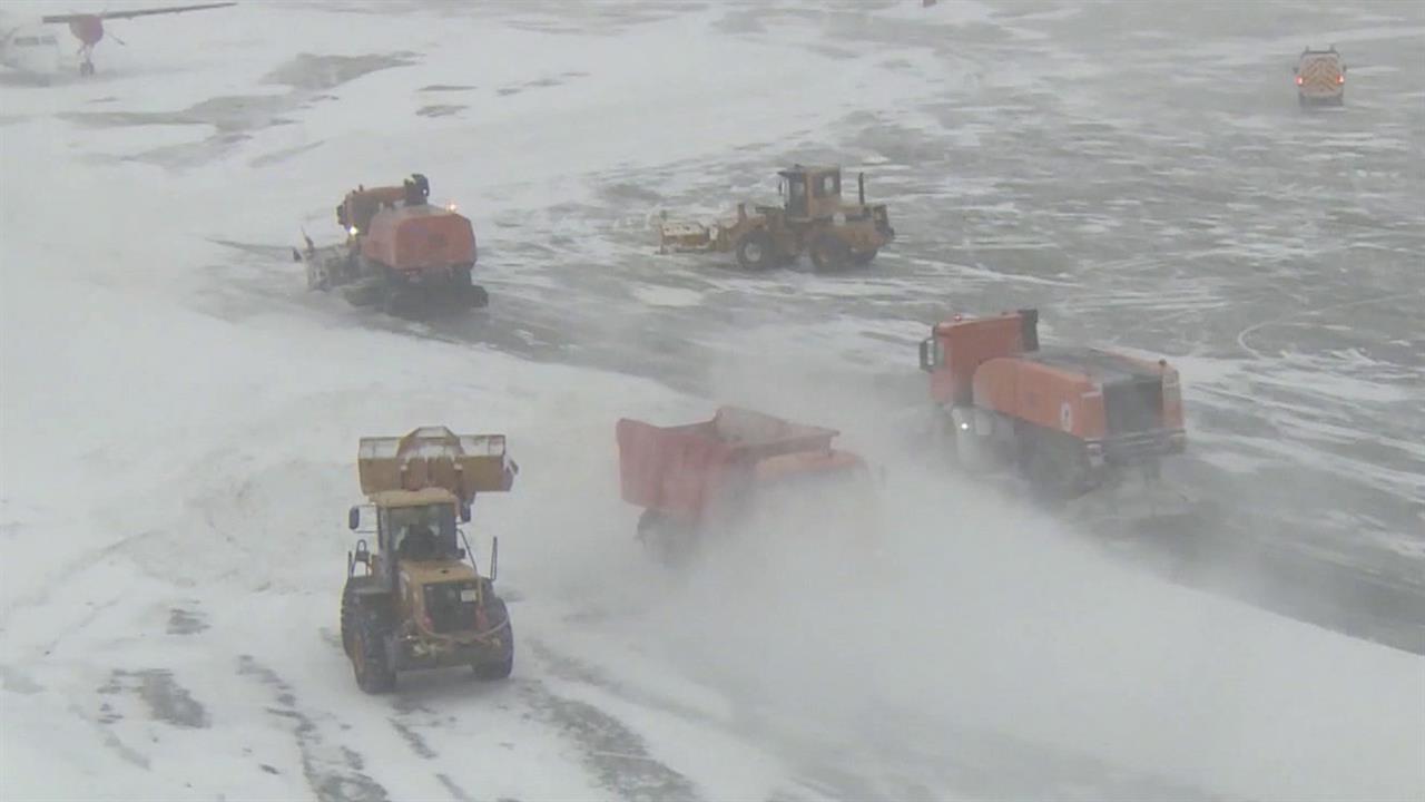 Мощный снегопад обрушился на Камчатку