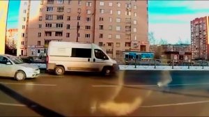 ЖЕНЩИНА  ЗА  РУЛЁМ