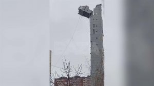 Во время сноса "Снежкома" в Красногорске обломки повредили дома и машины