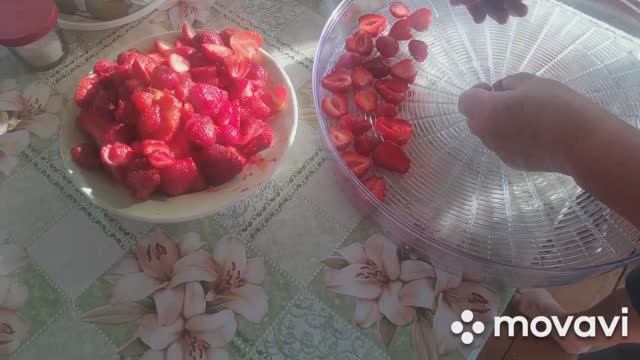 Конфеты из клубники. Перестановка на дачной террасе!