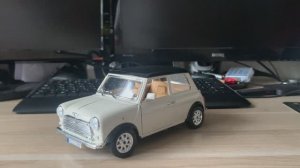 Обзор модели Mini Cooper (1969) в масштабе 1/16 от Bburago