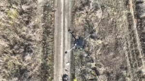 Наш дрон вёз на позицию тушёнку, но по пути встретил украинского коллегу.