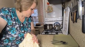 Так и пытается...